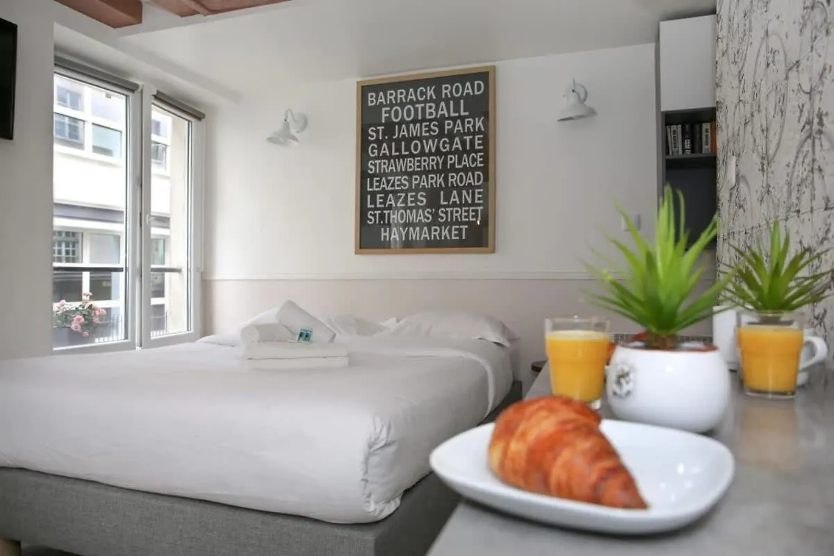 Studio Parisien 20M2 En Face Du Musee Grevin - 2P - Flat-Guest Apartment Paris