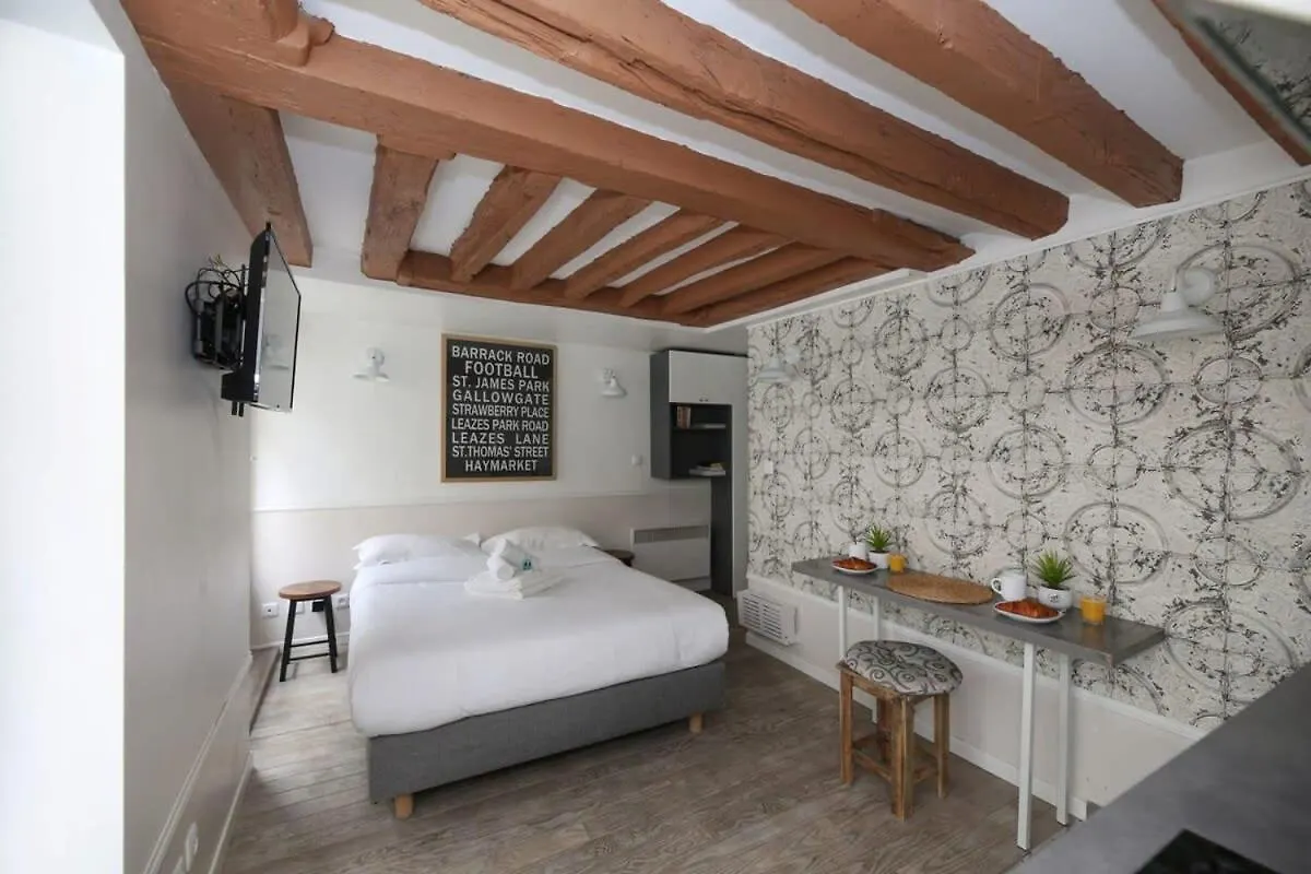 Studio Parisien 20M2 En Face Du Musee Grevin - 2P - Flat-Guest contacts