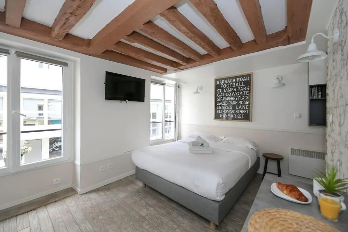 Studio Parisien 20M2 En Face Du Musee Grevin - 2P - Flat-Guest Apartment